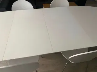 Mesa comedor extensible y sillas