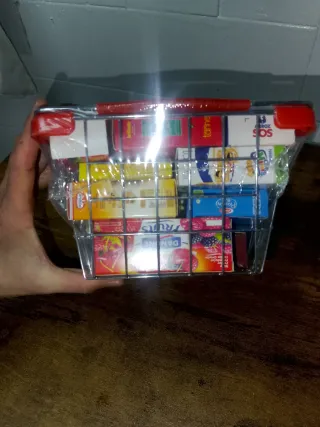 Cesto de supermercado de juguete