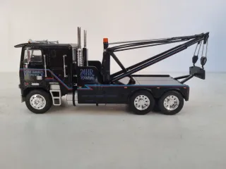 Camión Grúa Freightliner FLA escala 1:43