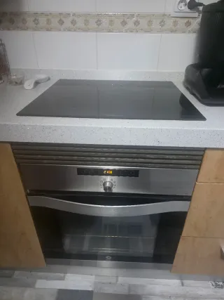 Cocina completa madera y cristal