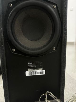Barra de Sonido LG Negra + Subwoofer