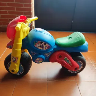 Moto correpasillos infantil