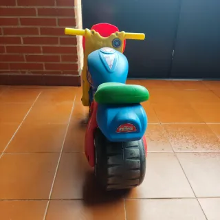 Moto correpasillos infantil
