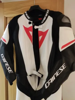 Mono Dainese Laguna Seca 4 Talla 50