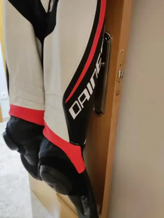 Mono Dainese Laguna Seca 4 Talla 50