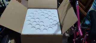 Lámpara de techo beige y dorada