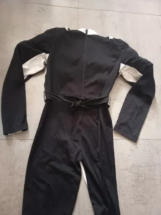 Disfraz de superhéroe negro y blanco