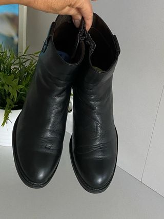Botines negros  talla 38
