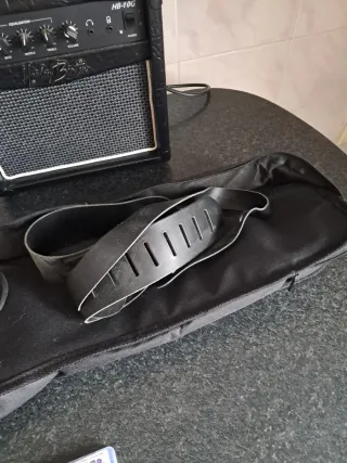 Guitarra Harley Benton TE-30 BE + Amplificador