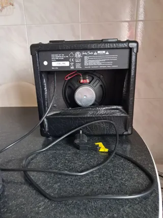 Guitarra Harley Benton TE-30 BE + Amplificador