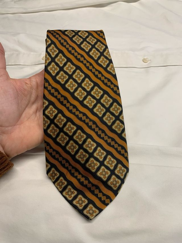 Corbata Schiapparelli con estampado geométrico