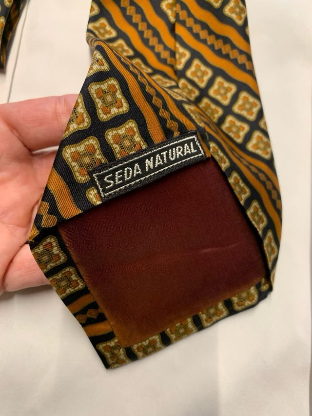 Corbata Schiapparelli con estampado geométrico