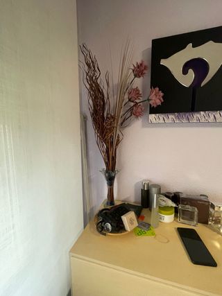 Jarrón con flores secas y detalles en cristal