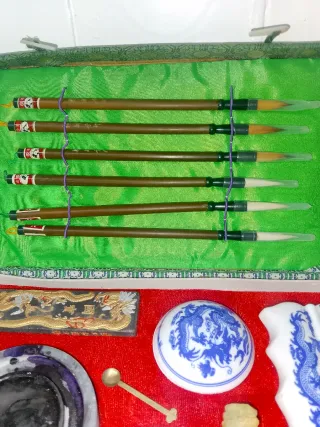 Antigua caja de escritura china