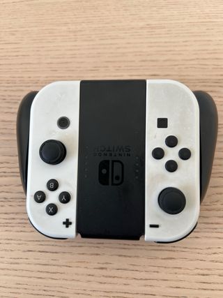 Nintendo Switch OLED con 4 juegos