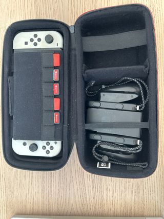 Nintendo Switch OLED con 4 juegos