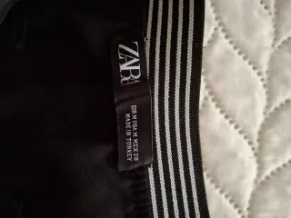 Pantalones ajustados negros Zara
