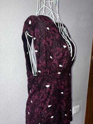 Blusa morada escote y espalda descubierta