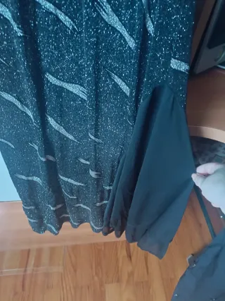 Vestido de noche negro y plateado