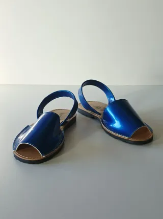 Abarcas Wala Azul Metalizado Talla 39