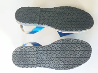 Abarcas Wala Azul Metalizado Talla 39