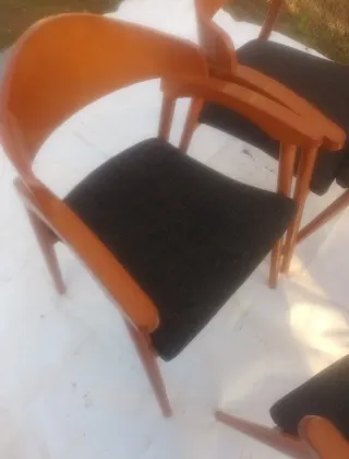 4 Sillas Madera y Tela Negras Naranjas