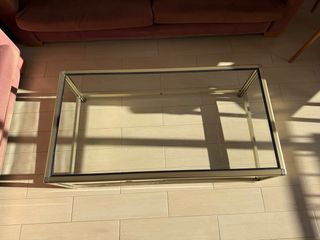 Mesa de centro cristal y metal dorado