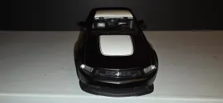 Coche a escala 1:24 Ford Mustang Colección