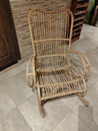 Mecedora sillón mimbre acogedora