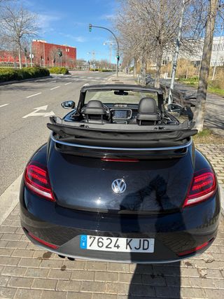 VOLKSWAGEN Beetle Cabrio 1.4 TSI Dune DSG 110kW (2