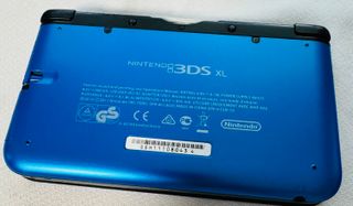 Nintendo 3DS XL Azul + Cargador