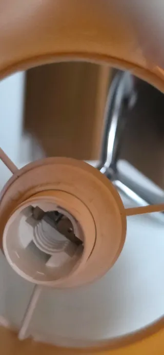 Lámparas de mesilla con pie plateado