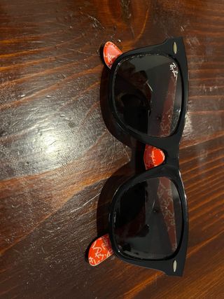 Ray-Ban Wayfarer Neri e rossi