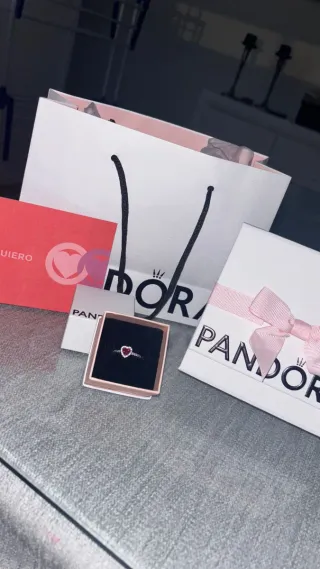 Anillo Pandora Corazón Rojo y Plata