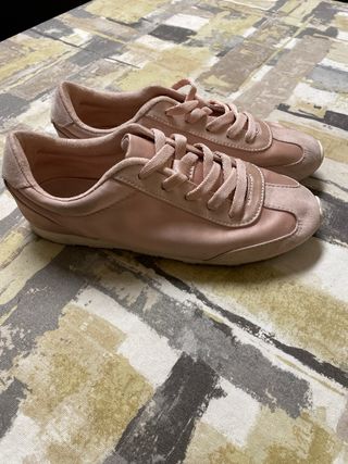 Zapatillas rosas de Zara