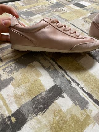 Zapatillas rosas de Zara