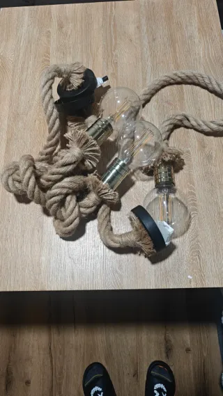 Lámpara Rústica Cuerda y Bombilla