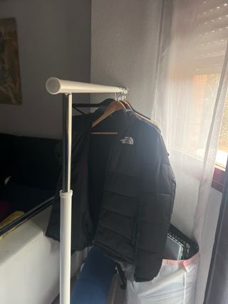 Perchero con ruedas y zapatero