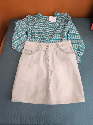 Conjunto Camisa y Falda