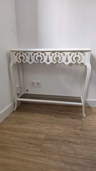 Mueble recibidor blanco con espejo