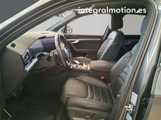Volkswagen Touareg R-Line 3.0 TDI 170kW (231CV) Tip 4Motion