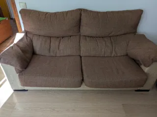 2 Sofás de tela beige y marrón