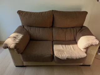 2 Sofás de tela beige y marrón