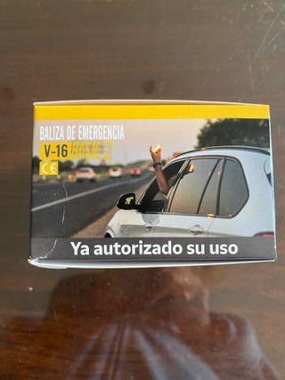 Baliza emergencia y linterna V18 BASIC 2