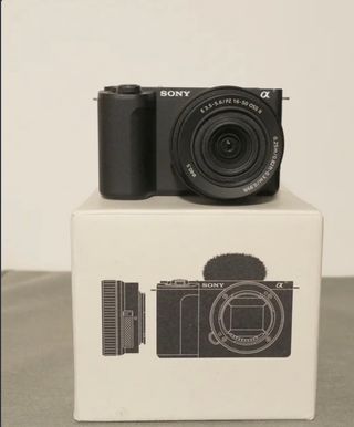 Objetivo Sony FE 2/28