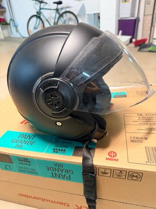 Casco de moto negro con visera TALLA M