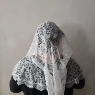 Mantilla fallera encaje blanco sirven para niñas