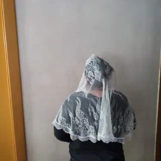 Mantilla fallera encaje blanco sirven para niñas