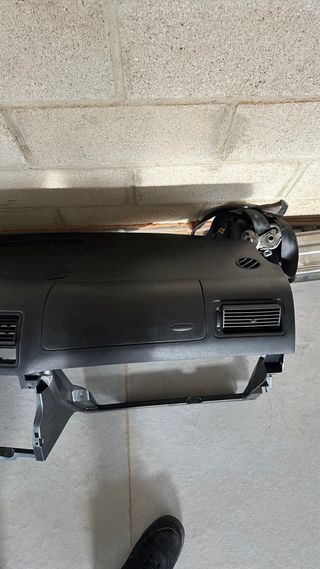 Salpicadero Golf MK4