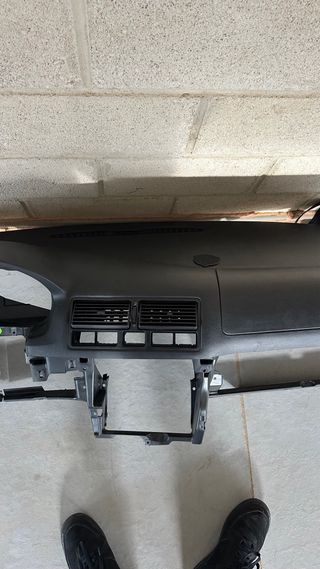Salpicadero Golf MK4